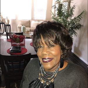 Meet your Posher, Laurae